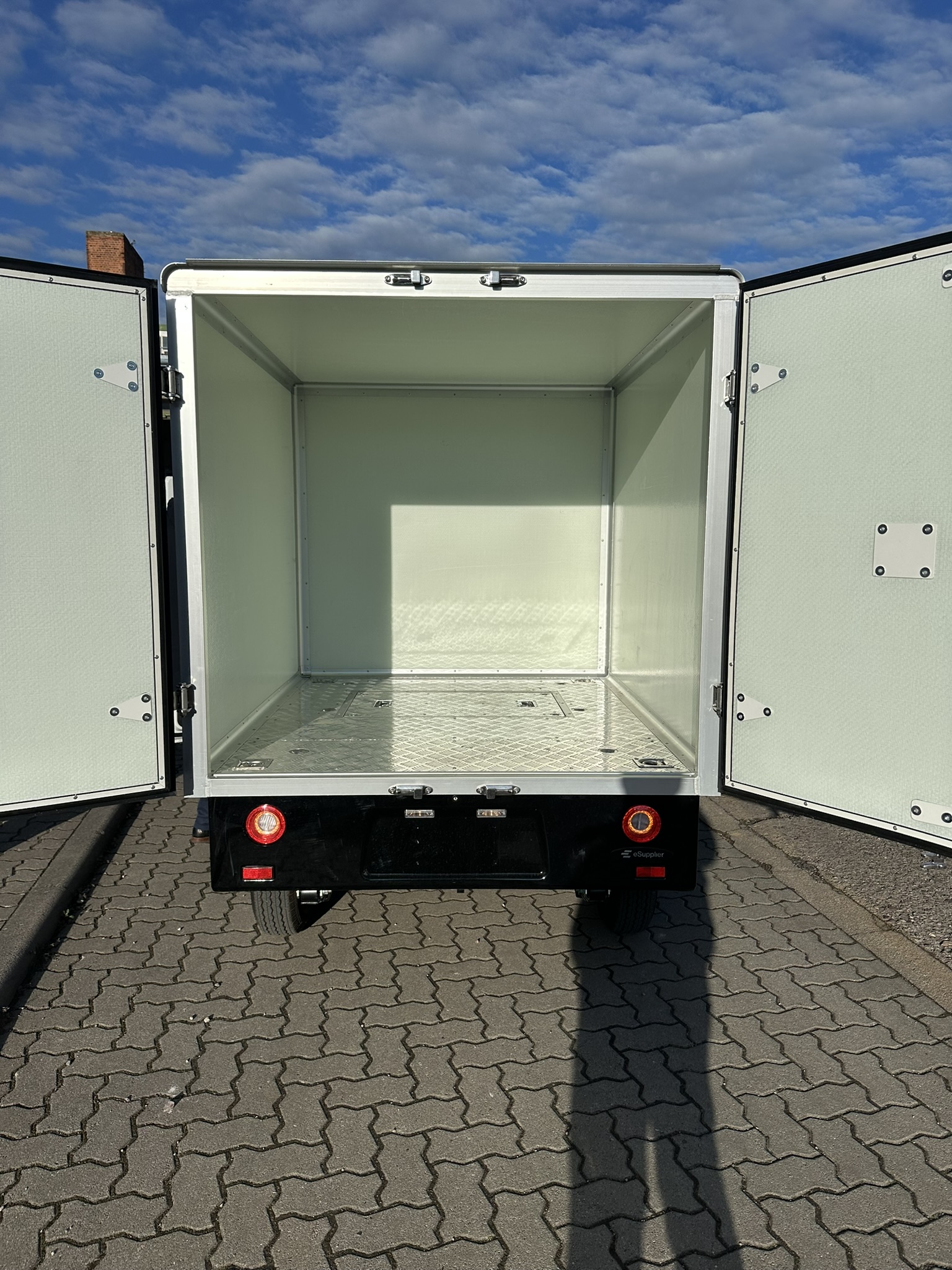 [div] EFFORT Cargo Truck