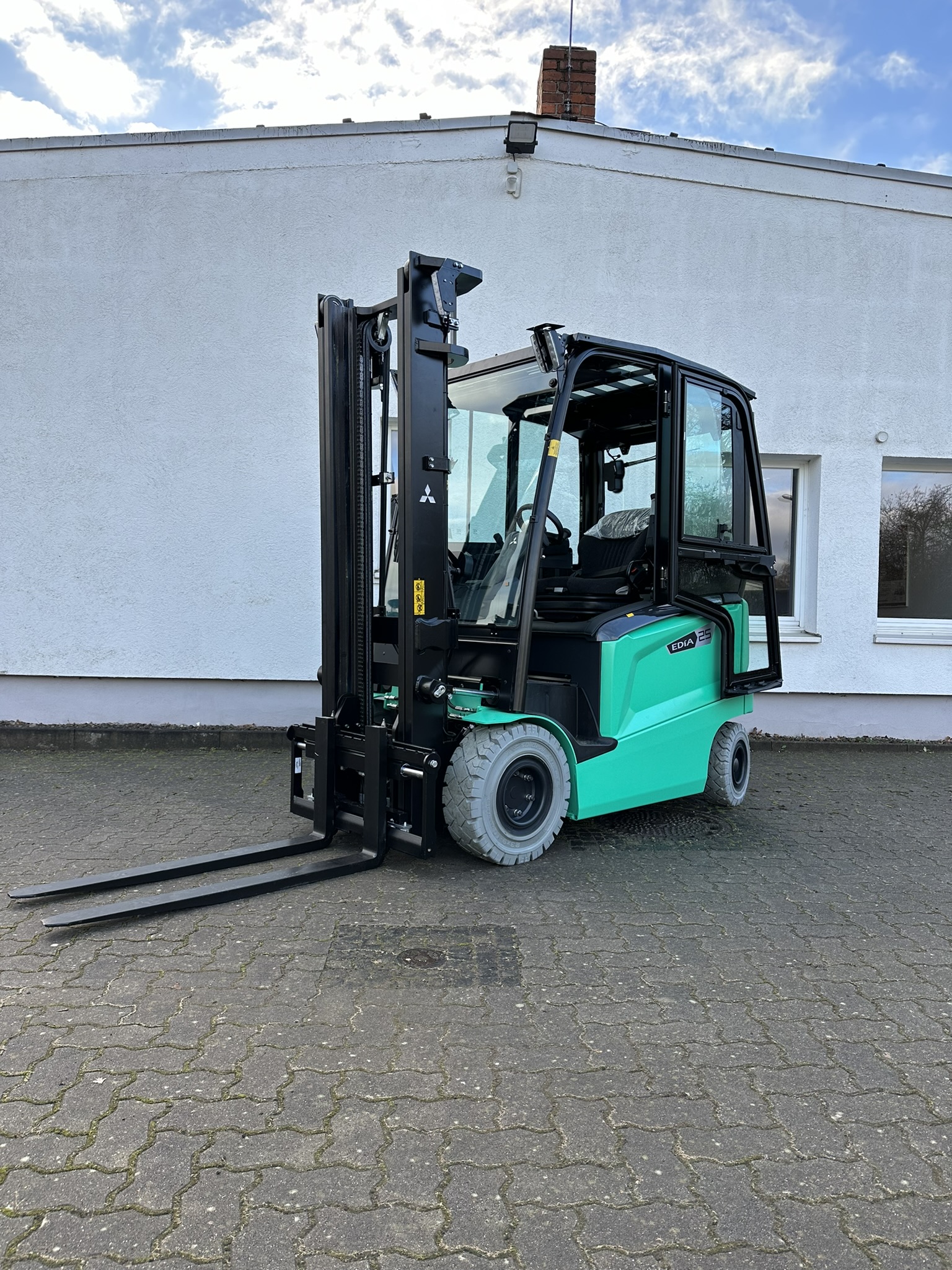 Mitsubishi FB25ACN (**Vorführgerät**)