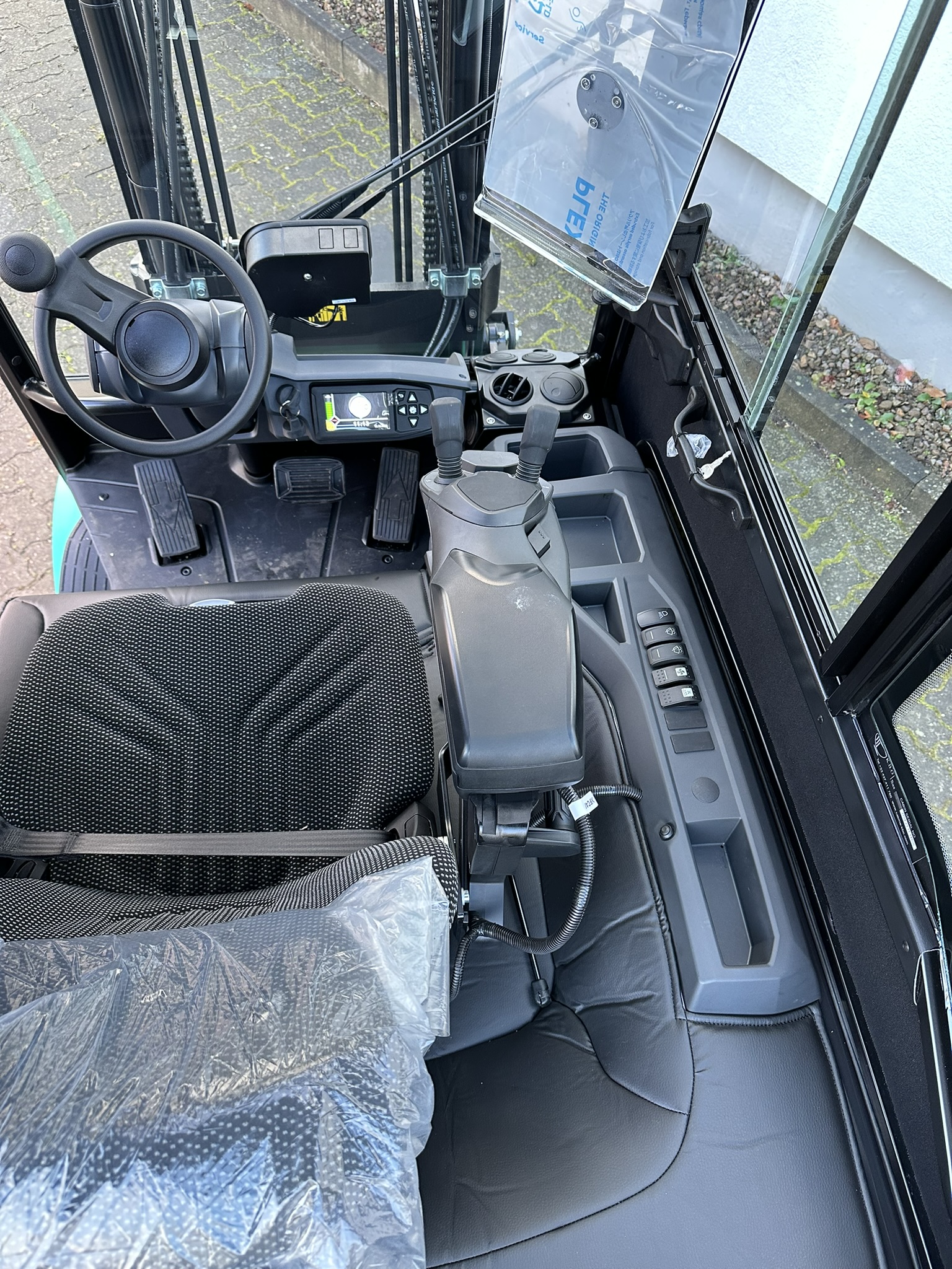 Mitsubishi FB25ACN (**Vorführgerät**)