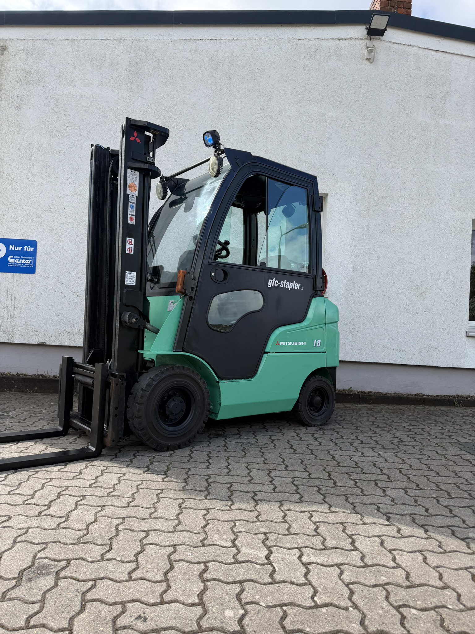 Mitsubishi FG18