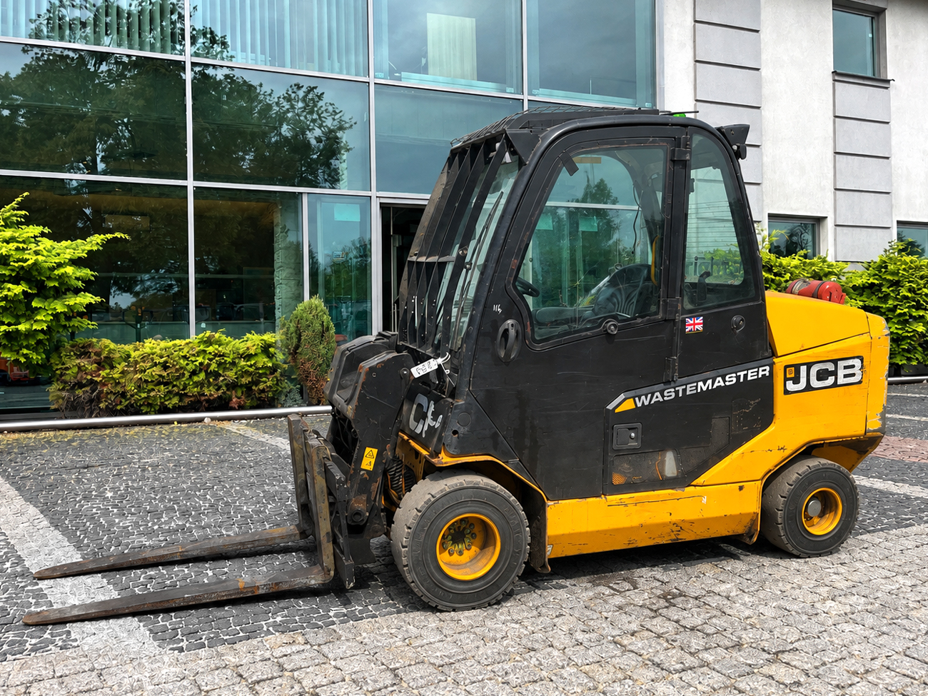 JCB 35-230D