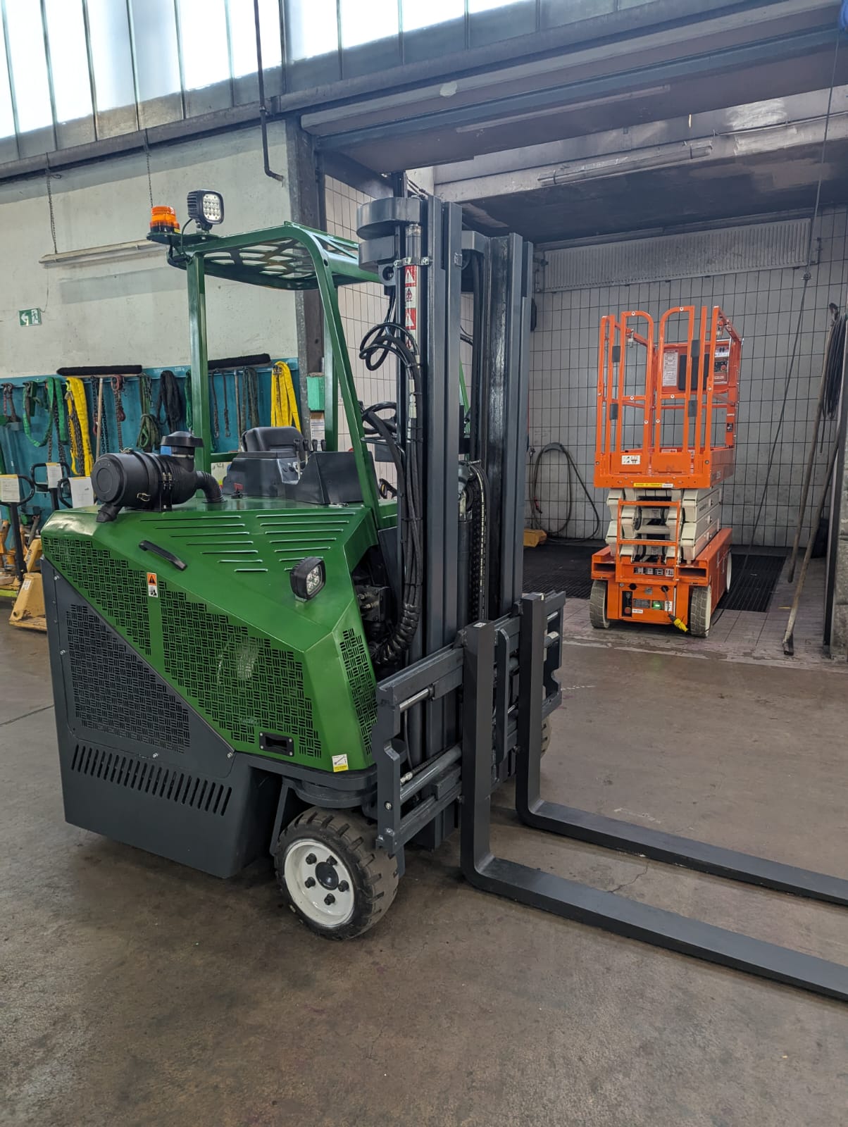 Combilift C2500CB Treibgas