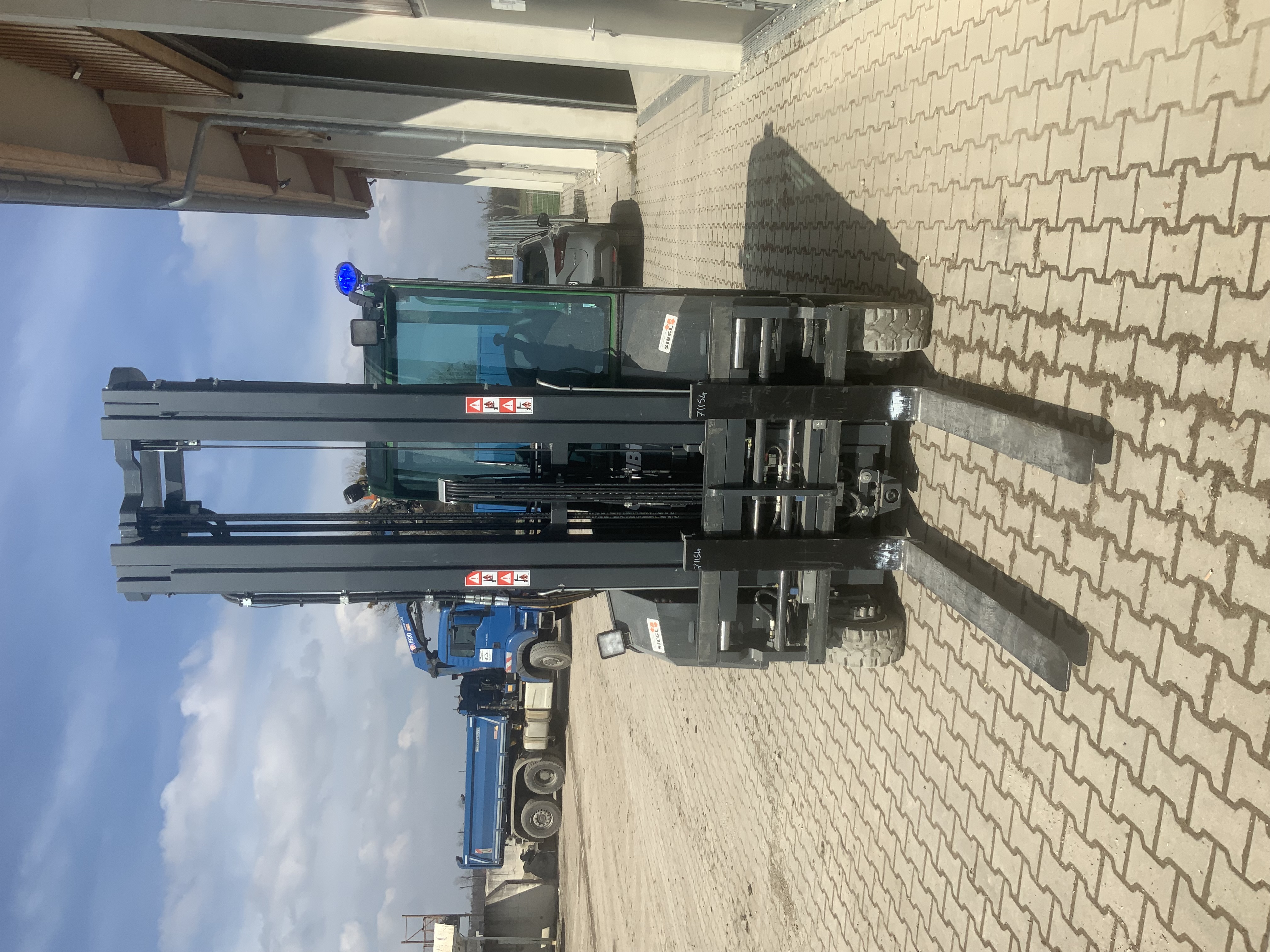 Combilift CBE3000