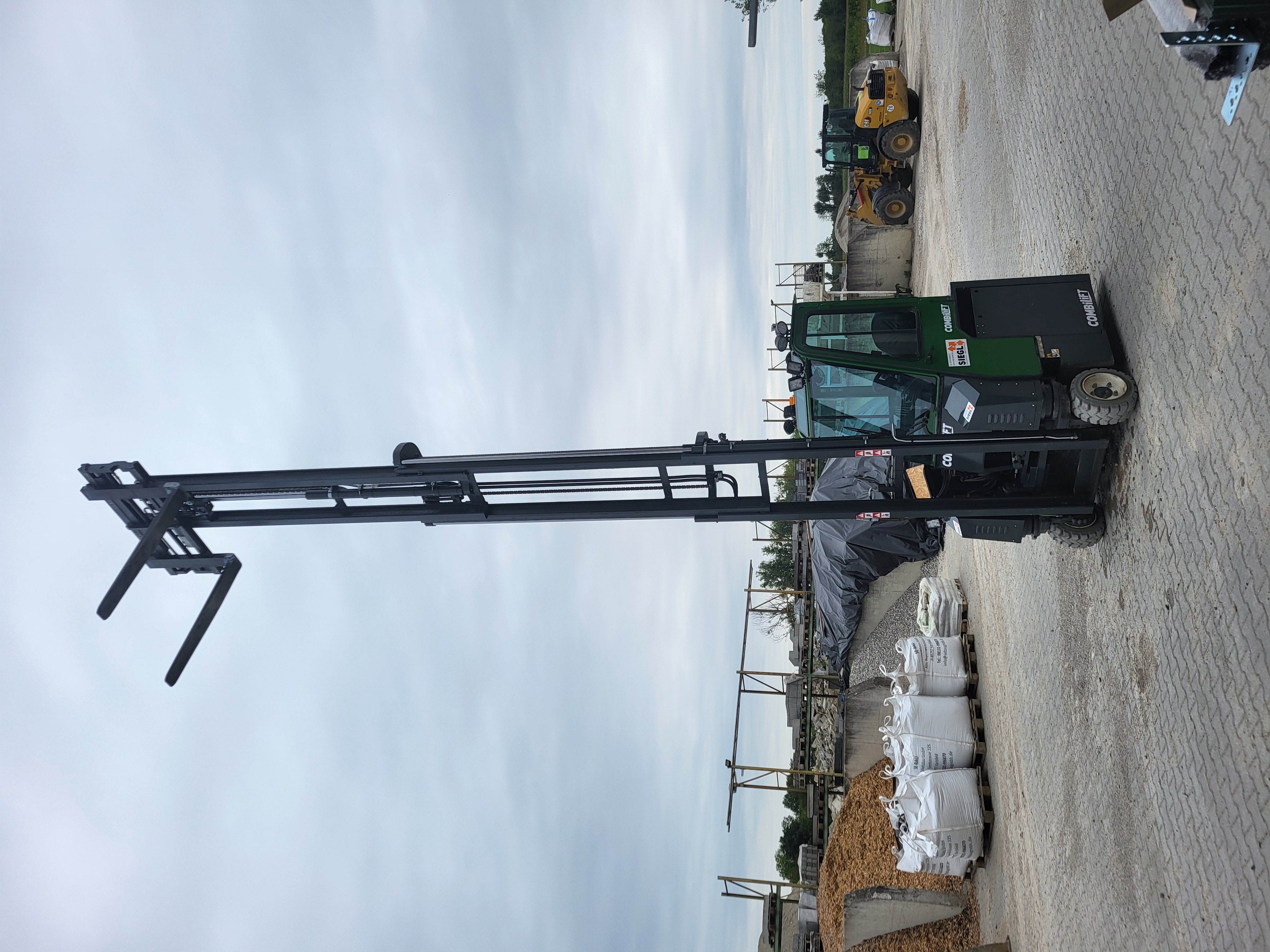 Combilift CBE3000