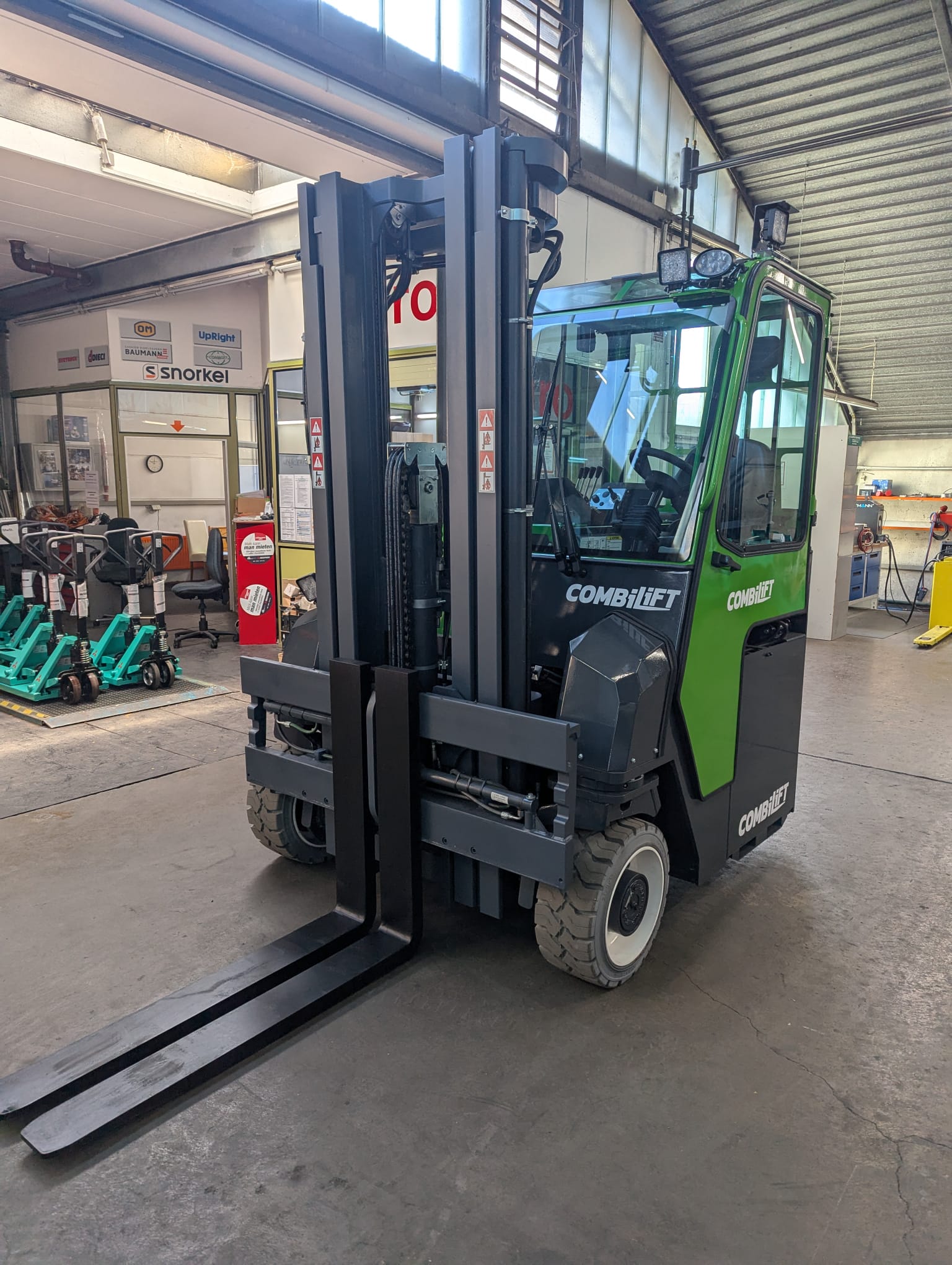 Combilift CBE4000