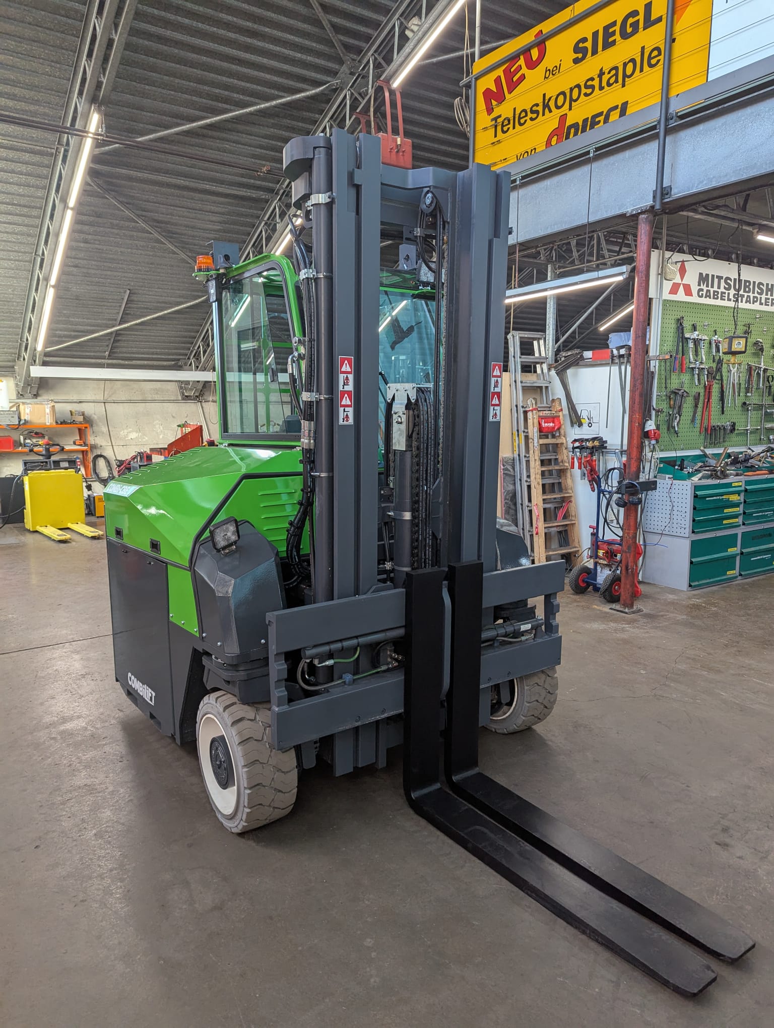 Combilift CBE4000