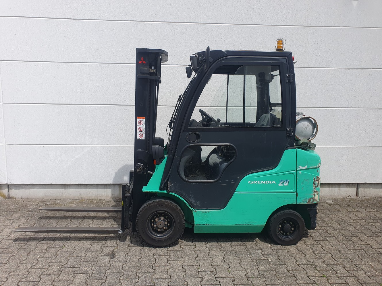 Mitsubishi FG20CN 2SP450