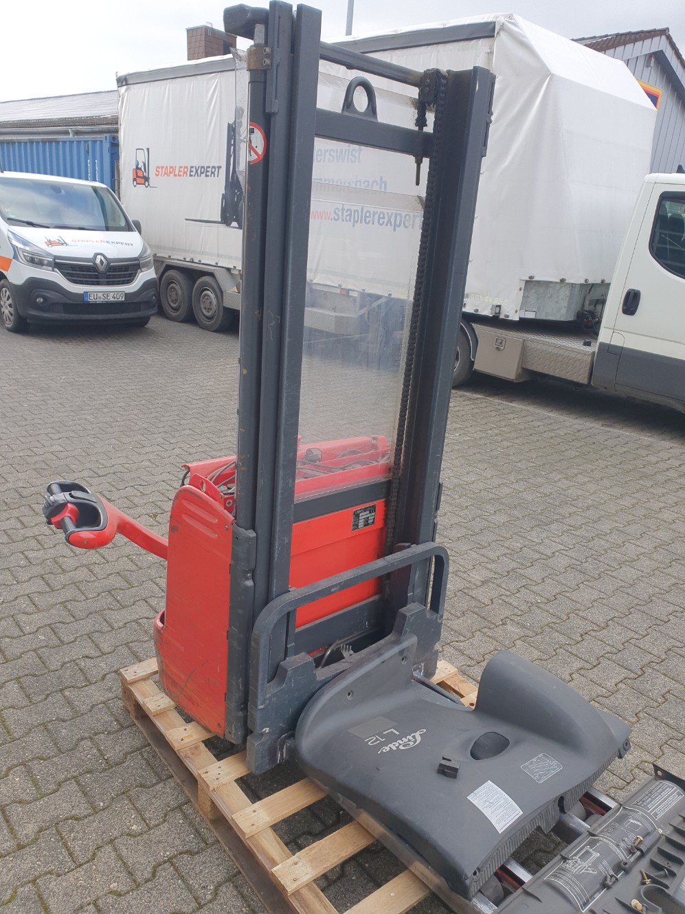 Linde L12