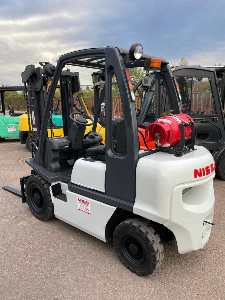 Nissan 2,5 t