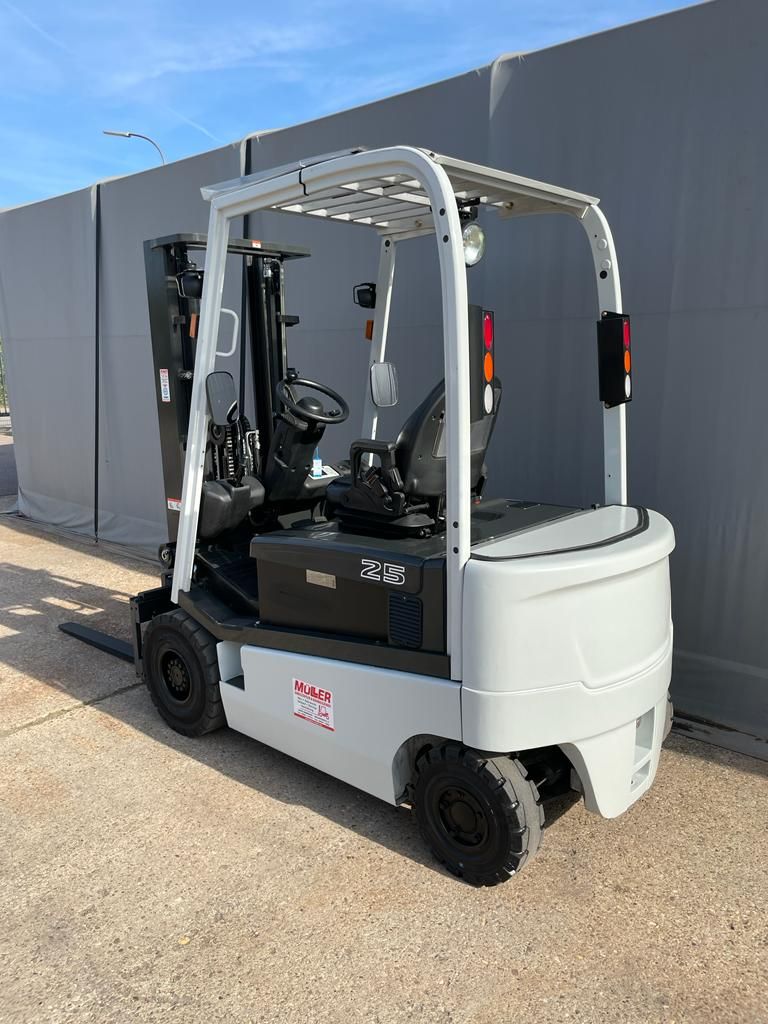 Nissan 1Q2L25Q