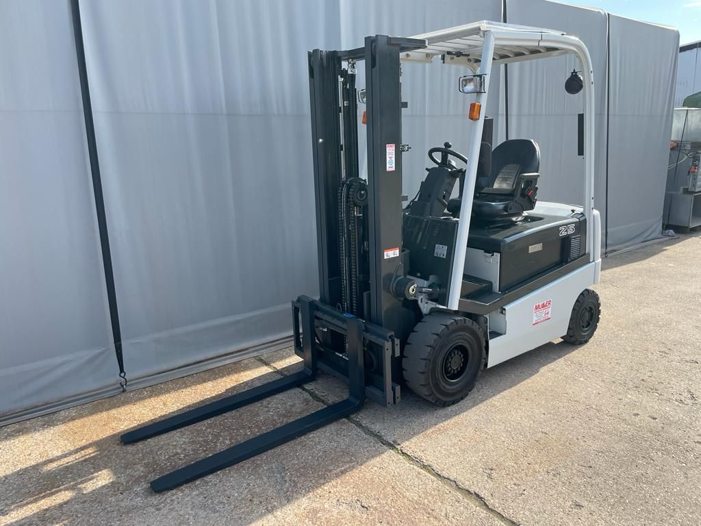 Nissan 1Q2L25Q