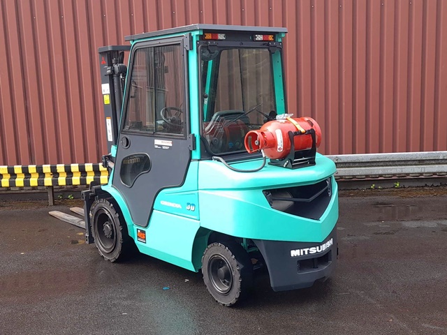Mitsubishi FG30N