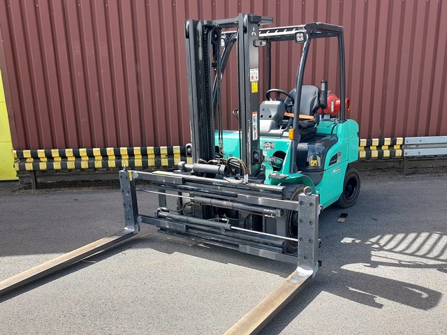 Mitsubishi FG30N