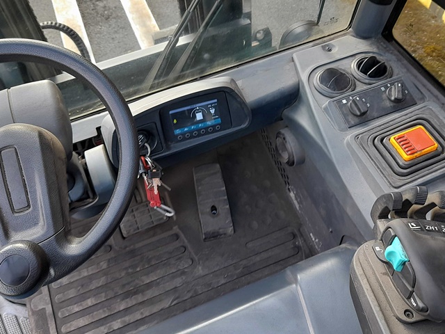 Mitsubishi FB40 2