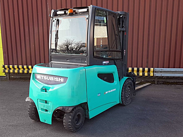 Mitsubishi FB40 2
